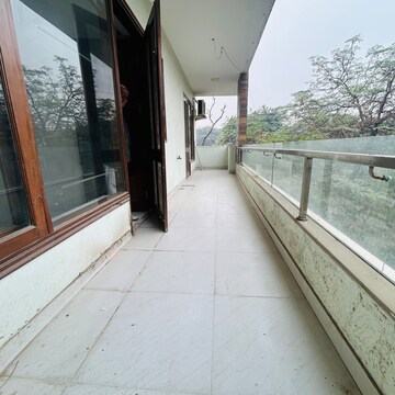 Balcony in 3.5 BHK Builder Floor at Palam Vihar Residents Association, Palam Vihar – for Rent