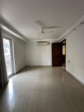 Room in 4 BHK Apartment at Safdarjang Enclave – for Rent