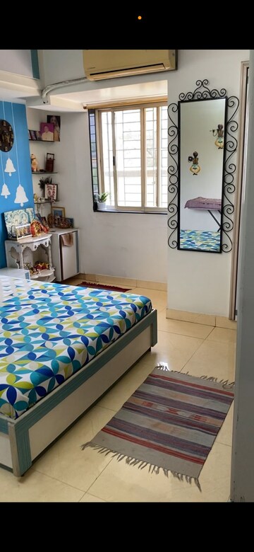 2 BHK Apartment For Rent in Viviana Mall, Eastern Express Highway