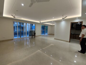  4 BHK Apartment at Safdarjung Development Area – for Rent