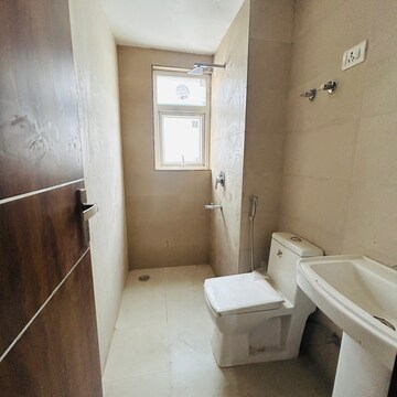 Bathroom in 2 BHK Builder Floor at Ansal Plaza Sector-23, Carterpuri – for Rent
