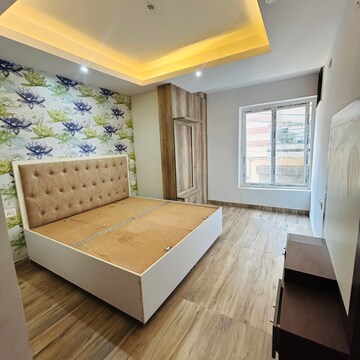 Bedroom in 2 BHK Builder Floor at Ansal Plaza Sector-23, Carterpuri – for Rent