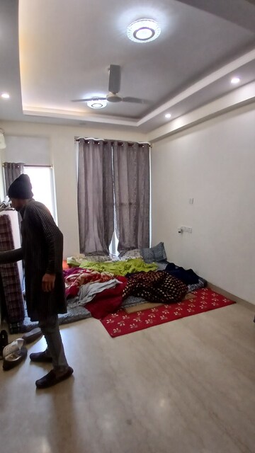 Room in 2 BHK Apartment at Noor Nagar – for Sale
