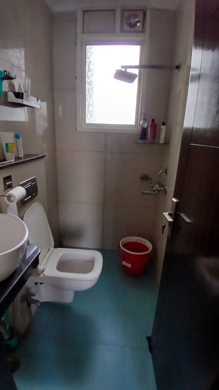 Bathroom, noor nagar 2 Bedroom 765 Sq.Ft. Apartment In Noor Nagar Delhi 8037651