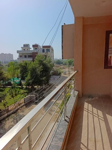 Balcony in 3 BHK Builder Floor at Vipul World Floors, Sector 48 – for Rent
