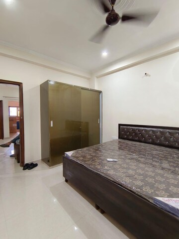 Bedroom in 3 BHK Builder Floor at Vipul World Floors, Sector 48 – for Rent