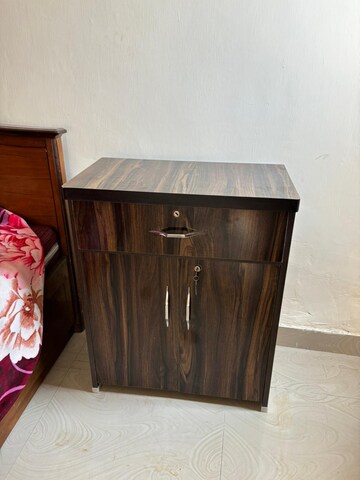 Furnished Amenities in 2 BHK Apartment at Greater Kailash I – for Rent
