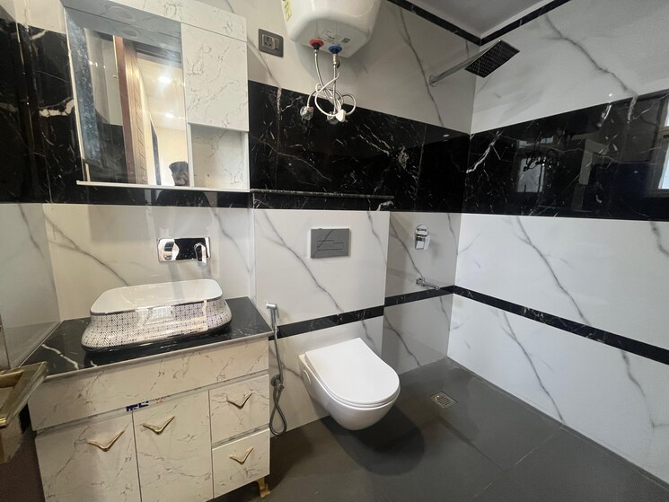 Attached Bathroom, shivalik colony 3 Bedroom 1800 Sq.Ft. Builder Floor In Shivalik Colony Delhi 8037692