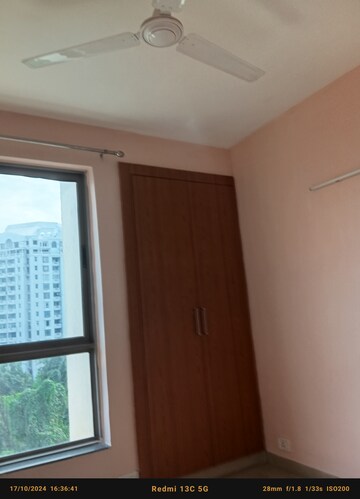 Room in 2 BHK Apartment at Unitech Uniworld Gardens 2, Sector 47 – for Rent