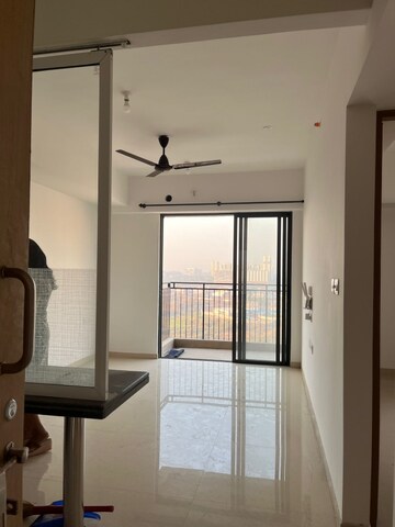 Room in 2 BHK Apartment at Lodha Downtown, Dombivli East – for Rent