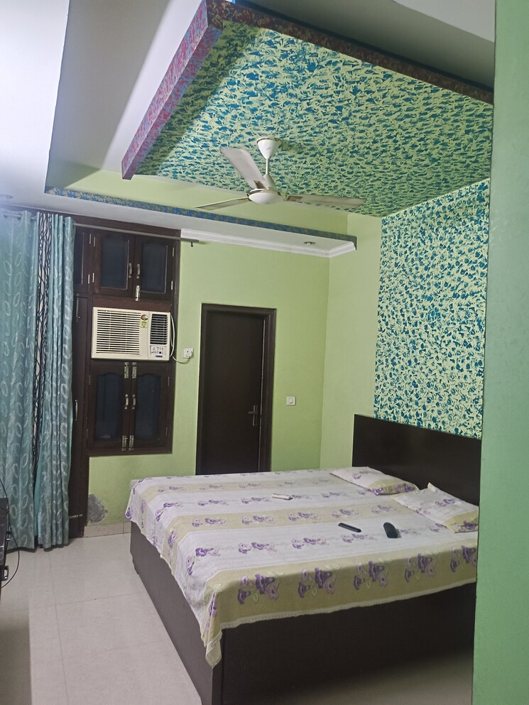 Bedroom, sector 7 3 Bedroom 1800 Sq.Ft. Builder Floor In Sector 7 Gurgaon 8037824