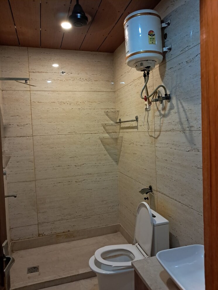 Bathroom, dpl-flora-heritage 2 Bedroom 1009 Sq.Ft. Apartment In Sector 1 Greater Noida Greater Noida 8037825