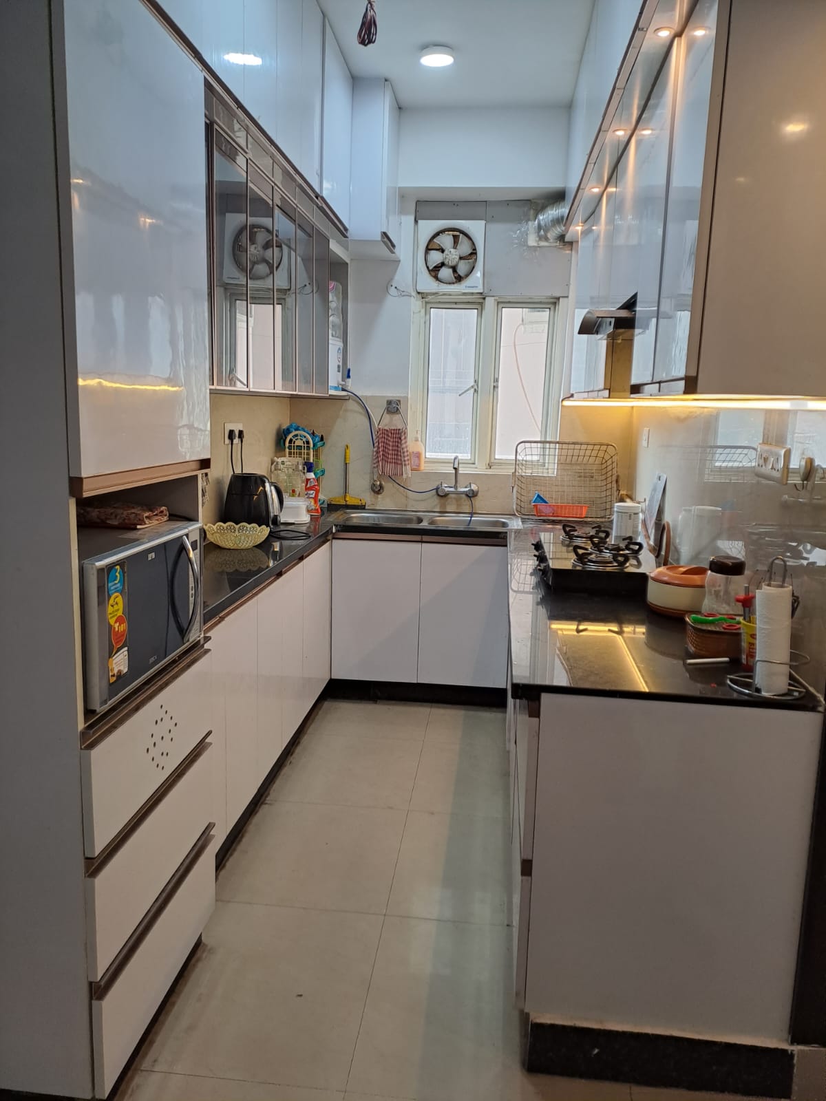 2 BHK + Pooja Room Apartment For Sale in Ajnara Homes