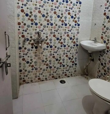 Bathroom in 1 BHK Villa at Aliganj – for Rent