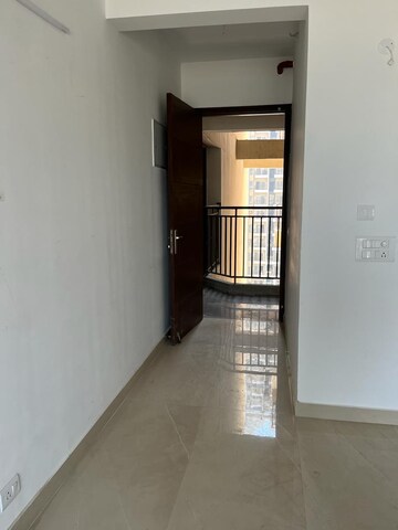 Room in 2.5 BHK Apartment at Panchsheel Hynish, Sector 1 Greater Noida – for Sale