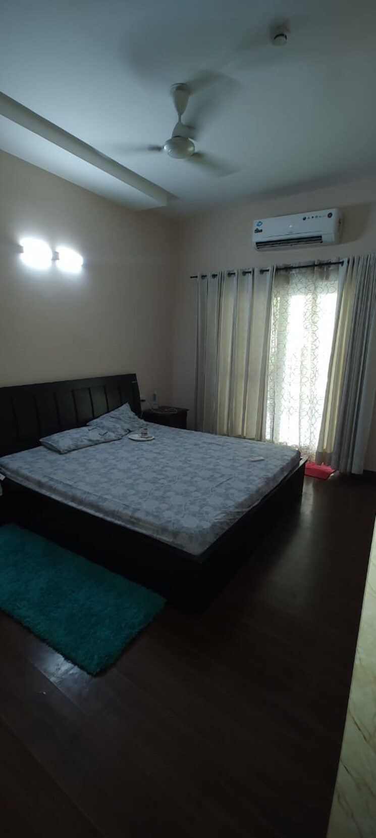 Bedroom, mahagun-moderne 2.5 Bedroom 1250 Sq.Ft. Apartment In Sector 78 Noida 8037877