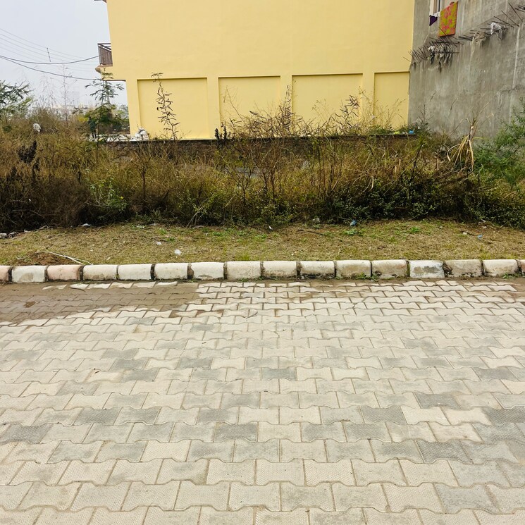 undefined, kharar road  207 Sq.Yd. Plot In Kharar Road Mohali 8037895