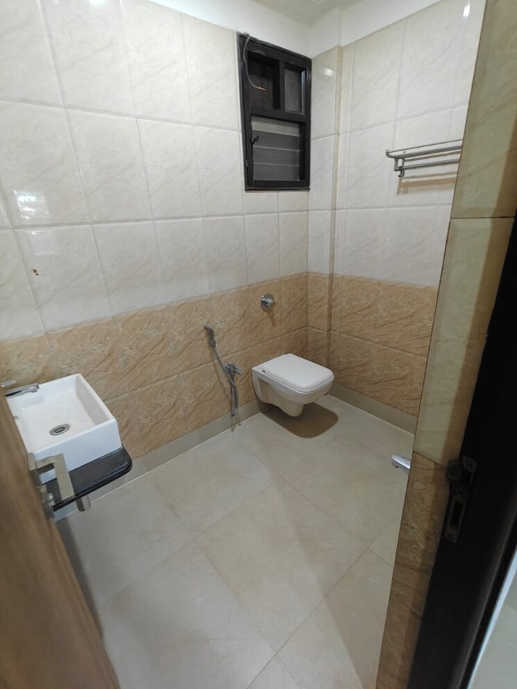 Bathroom, pratap nagar 3 Bedroom 2200 Sq.Ft. Apartment In Pratap Nagar Nagpur 8037963