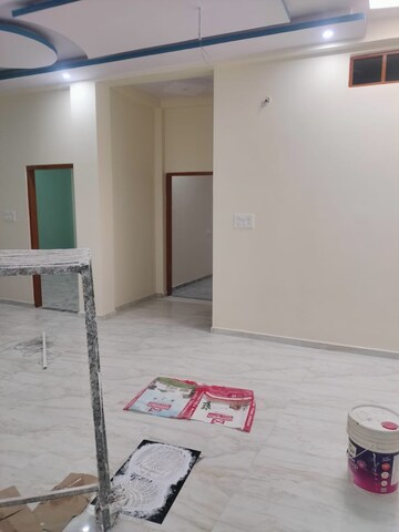 Room in 2 BHK Apartment at Gomti Nagar – for Rent