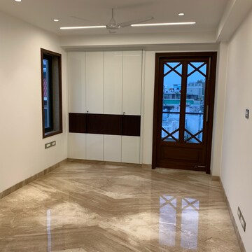 Room in 4 BHK Builder Floor at Vasant Vihar – for Sale