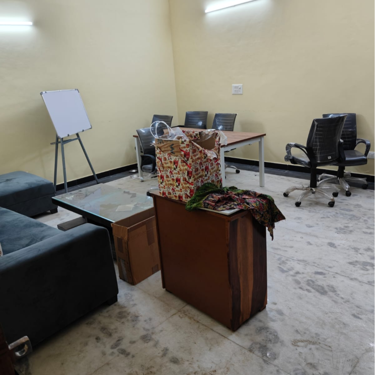 Living Room, rwa-apartments-sector-52 4 Bedroom 162 Sq.Yd. Independent House In Arun Vihar Noida 8037984