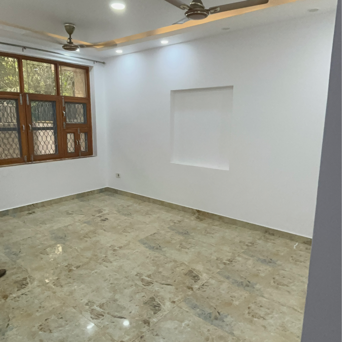 4 BHK + Servant Room Independent House For Sale in RWA Apartments Sector 52