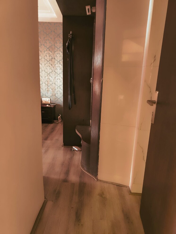 Bathroom, shree-mahavir-darshan 2 Bedroom 800 Sq.Ft. Apartment In Lower Parel Mumbai 8037993