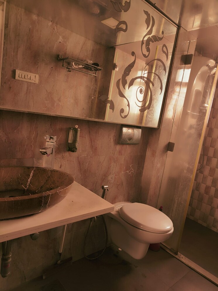 Bathroom, shree-mahavir-darshan 2 Bedroom 800 Sq.Ft. Apartment In Lower Parel Mumbai 8037993