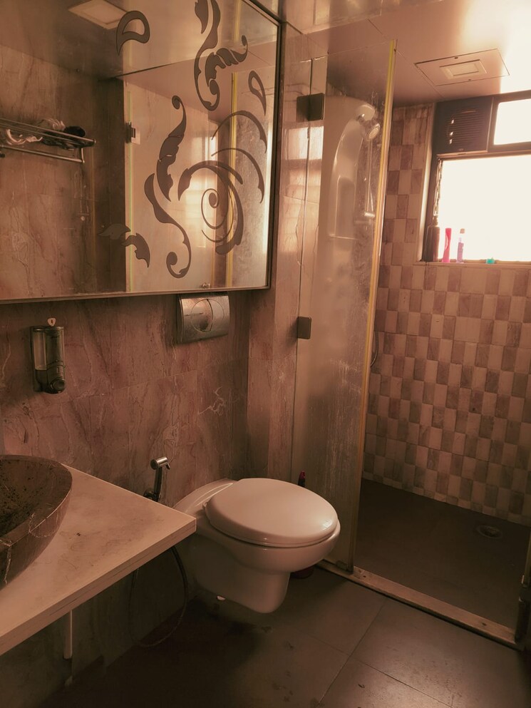 Bathroom, shree-mahavir-darshan 2 Bedroom 800 Sq.Ft. Apartment In Lower Parel Mumbai 8037993