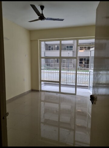 Room in 2 BHK Apartment at Pyramid Elite, Sector 86 – for Rent