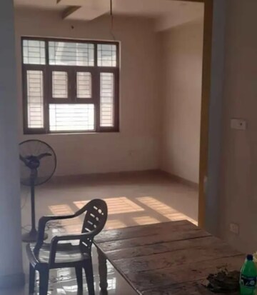 Parking in 2 BHK Villa at Jankipuram – for Rent