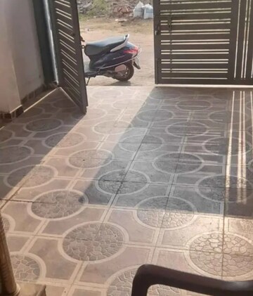Parking in 2 BHK Villa at Jankipuram – for Rent