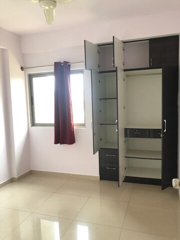 Room in 1 BHK Apartment at Goyal Footprints, Thanisandra Main Road – for Rent