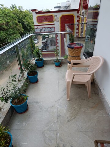 Parking in 3 BHK Builder Floor at Ansal Continental Villas, Sector 22 – for Sale