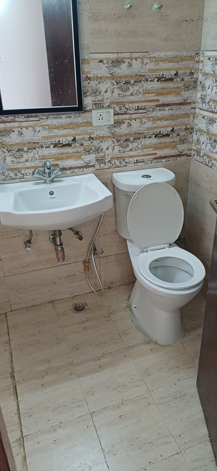 Bathroom, vipul-greens 3 Bedroom 1860 Sq.Ft. Apartment In Sector 48 Gurgaon 8038086