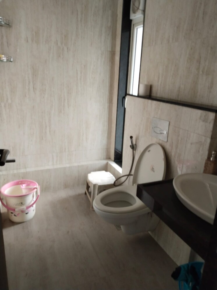 Bathroom, sheth-avalon-phase-2 2 Bedroom 804 Sq.Ft. Apartment In Majiwada Thane 8038112