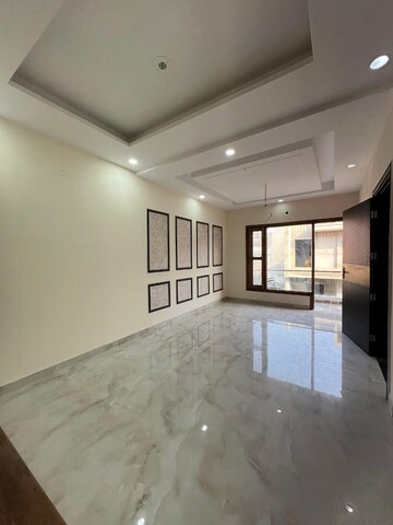 Room in 4 BHK Independent House at Kharar Road – for Sale