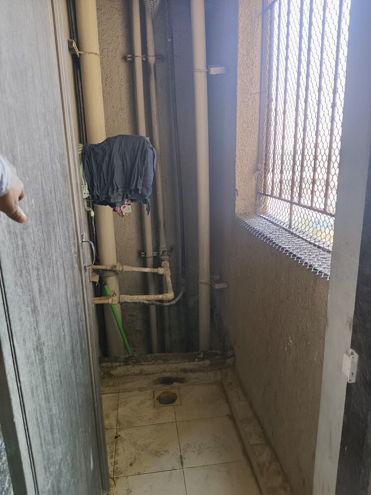 Bathroom, vihang-hills 2 Bedroom 650 Sq.Ft. Apartment In Ghodbunder Road Thane 8038141