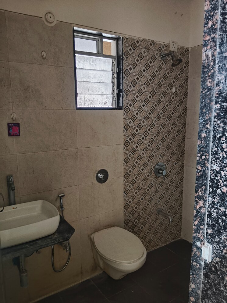 Bathroom, vihang-hills 2 Bedroom 650 Sq.Ft. Apartment In Ghodbunder Road Thane 8038141
