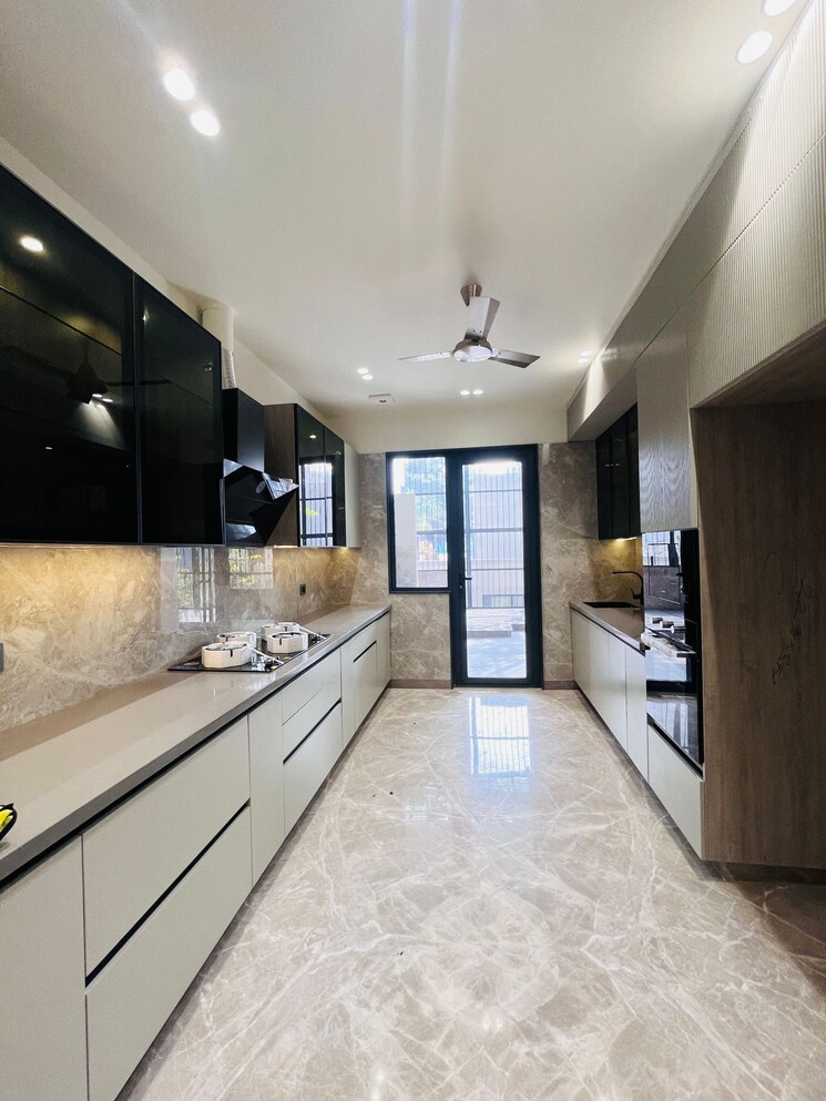 Kitchen, uppal-southend 3.5 Bedroom 251 Sq.Yd. Builder Floor In Sector 49 Gurgaon 8038198