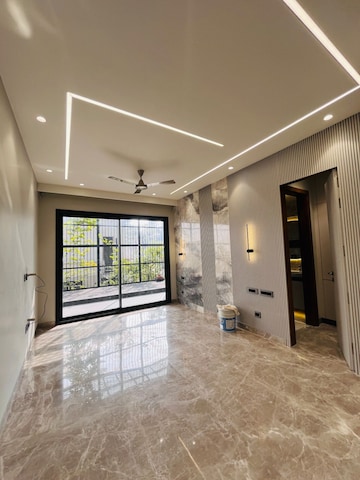 Room in 3.5 BHK Builder Floor at Uppal Southend, Sector 49 – for Sale