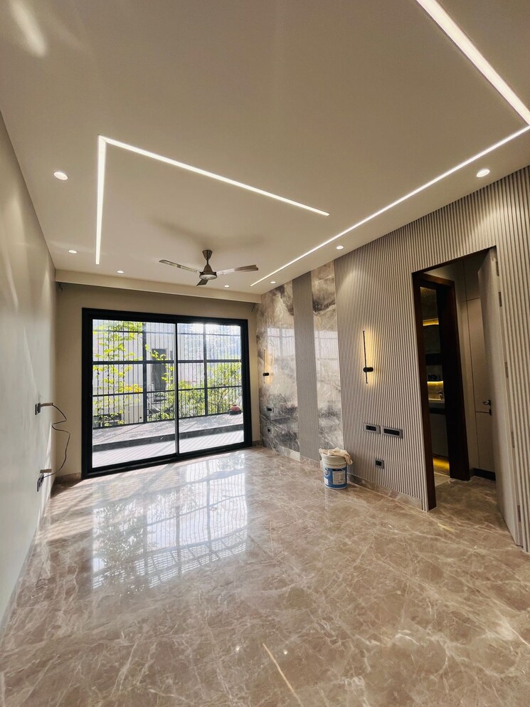 Room, uppal-southend 3.5 Bedroom 251 Sq.Yd. Builder Floor In Sector 49 Gurgaon 8038198