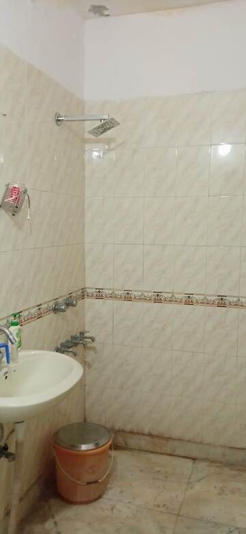Bathroom in 2 BHK Builder Floor at Bansal Homes, Green Fields Colony – for Sale