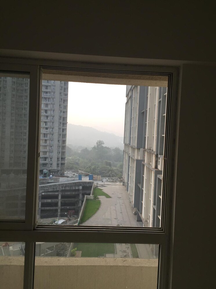 Room, godrej-emerald 1.5 Bedroom 530 Sq.Ft. Apartment In Ghodbunder Road Thane 8038234