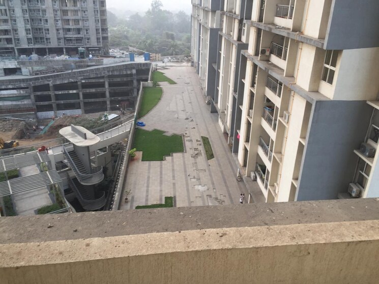 Balcony, godrej-emerald 1.5 Bedroom 530 Sq.Ft. Apartment In Ghodbunder Road Thane 8038234