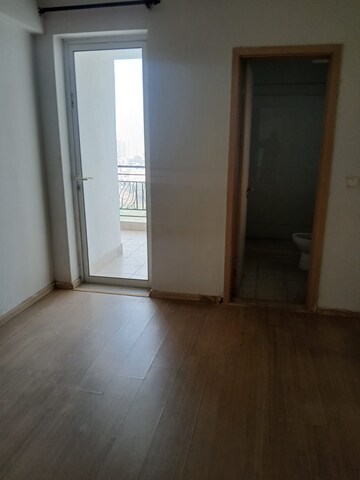 Room in 4 BHK Builder Floor at SS Linden, Sector 84 – for Rent