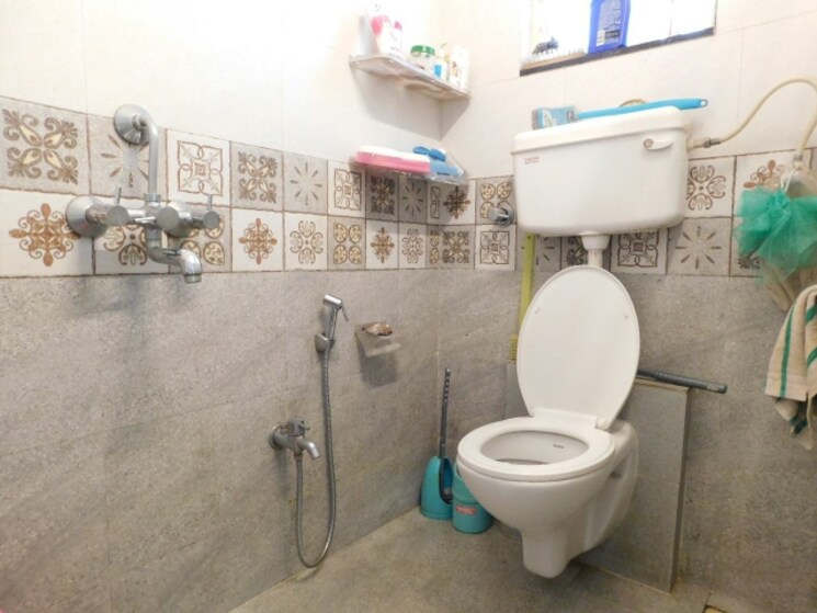 Bathroom, karve nagar 3 Bedroom 1350 Sq.Ft. Builder Floor In Karve Nagar Pune 8038278