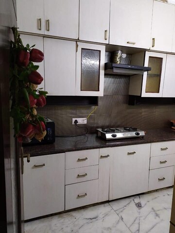 Kitchen in 2 BHK Villa at DLF Qutab Plaza, Sector 26 – for Rent