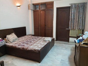 Bedroom in 2 BHK Villa at DLF Qutab Plaza, Sector 26 – for Rent