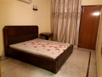 Bedroom in 2 BHK Villa at DLF Qutab Plaza, Sector 26 – for Rent